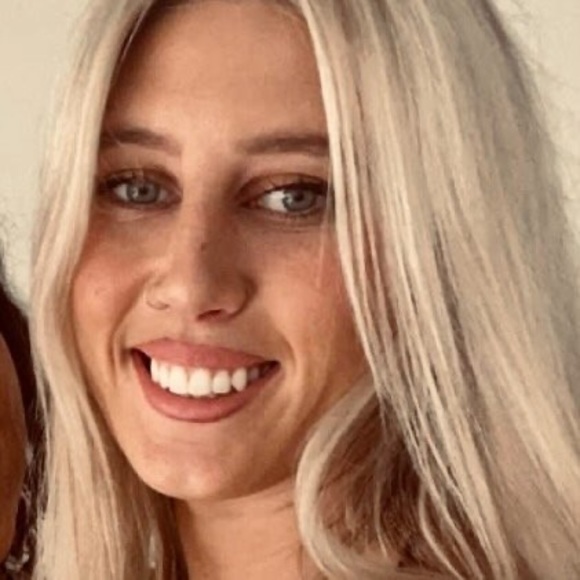 Meet your Posher, Leanne - Picture 1 of 1